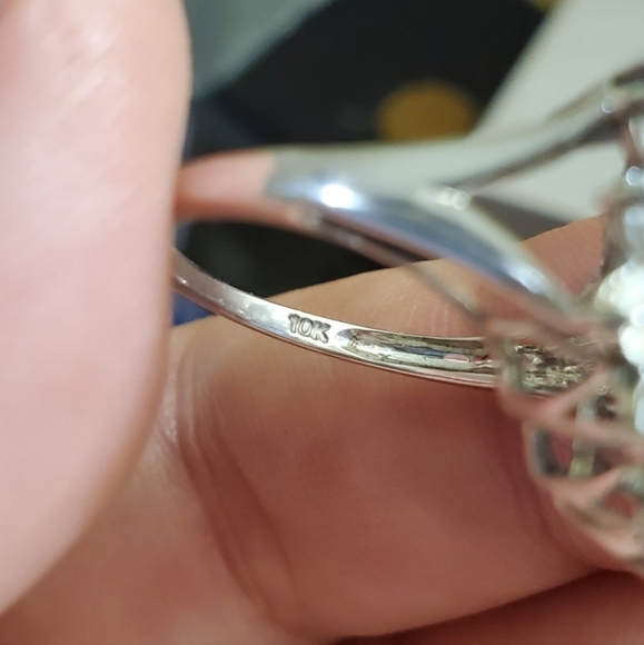 10k white gold iolite & white topaz ring size 7 1/4. Stamped 10k. Stones tested - Picture 9 of 9